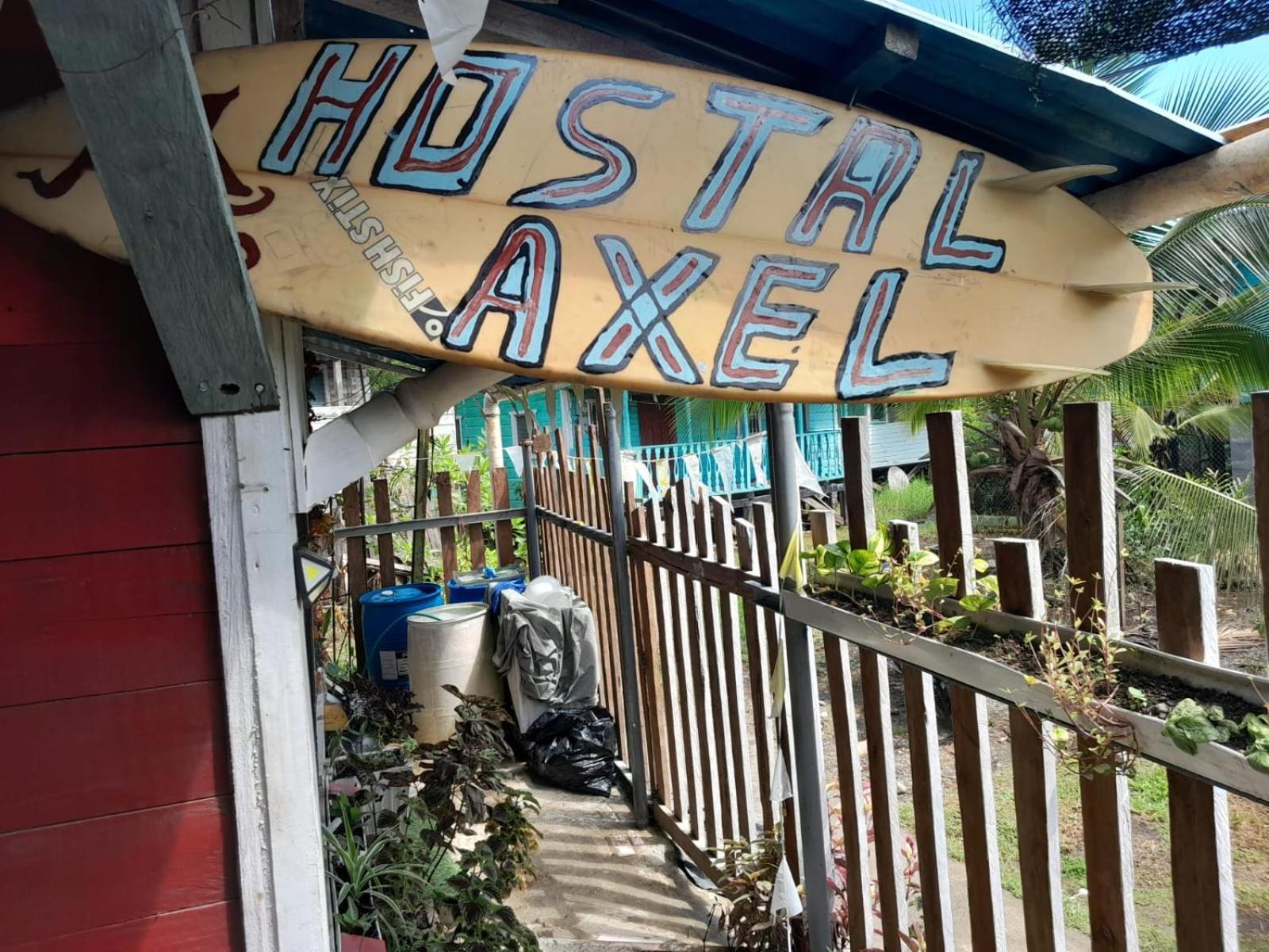 Hostal Cafe Axel 博卡斯德尔托罗 外观 照片
